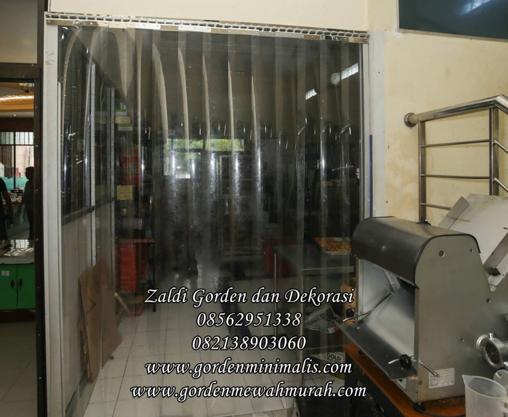 Gorden Plastik Transparan untuk pembatas pintu toko roti restoran PVC Strip Curtain (1)