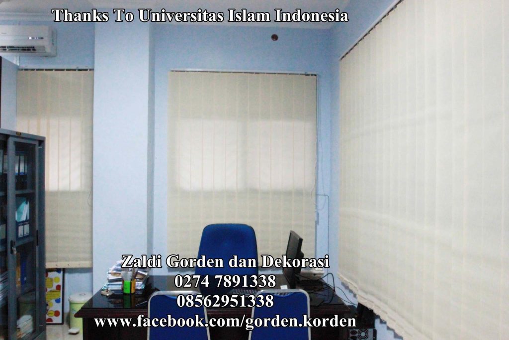 vertikal blind bahan dimout